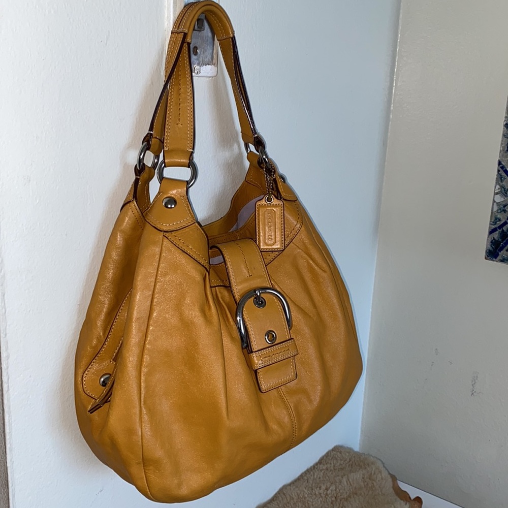 COACH YELLOW HONEY MUSTARD LEATHER HOBO BAG WITH SILVER BUCKLE D1069-F15075 - Picture 3 of 16